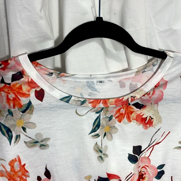 Knot Front Short Sleeve Floral Top - Picture 3 of 8